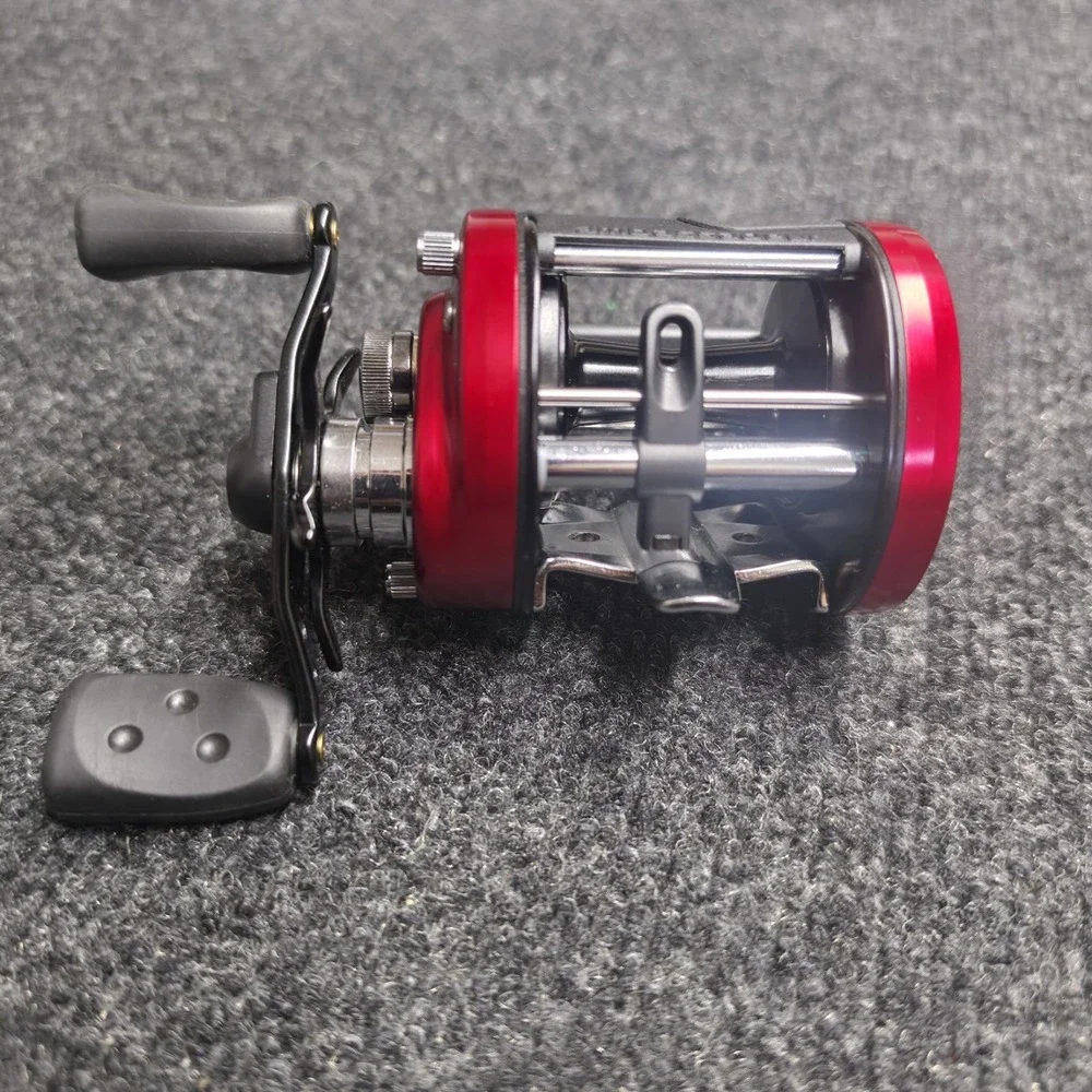 Abu Garcia Ambassadeur SX 6600 Right Hand Baitcasting Fishing Reel. New In Box!